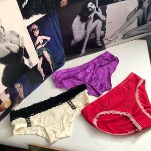 NO OFFERS JUST HIT BUY🍓BUNDLE OF PANTIES